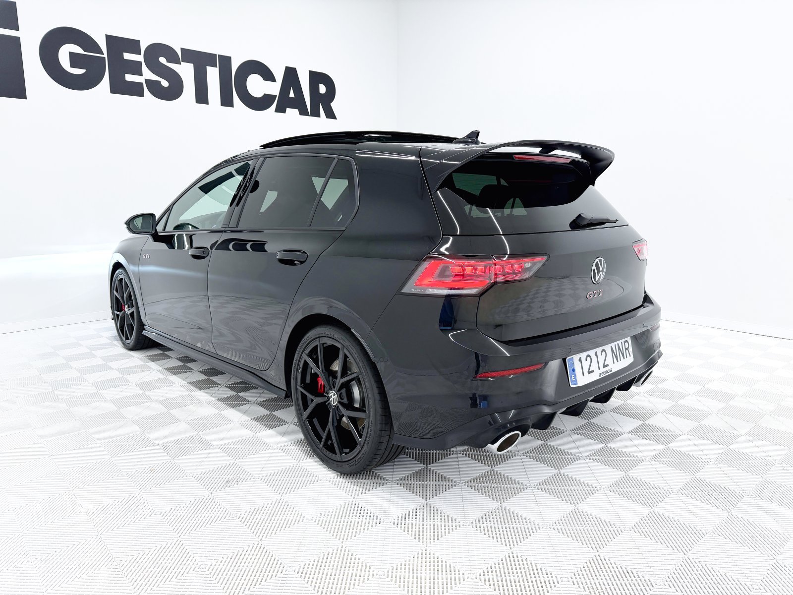 VOLKSWAGEN GOLF GTI CLUBSPORT 2.0 TSI 221KW DSG 11
