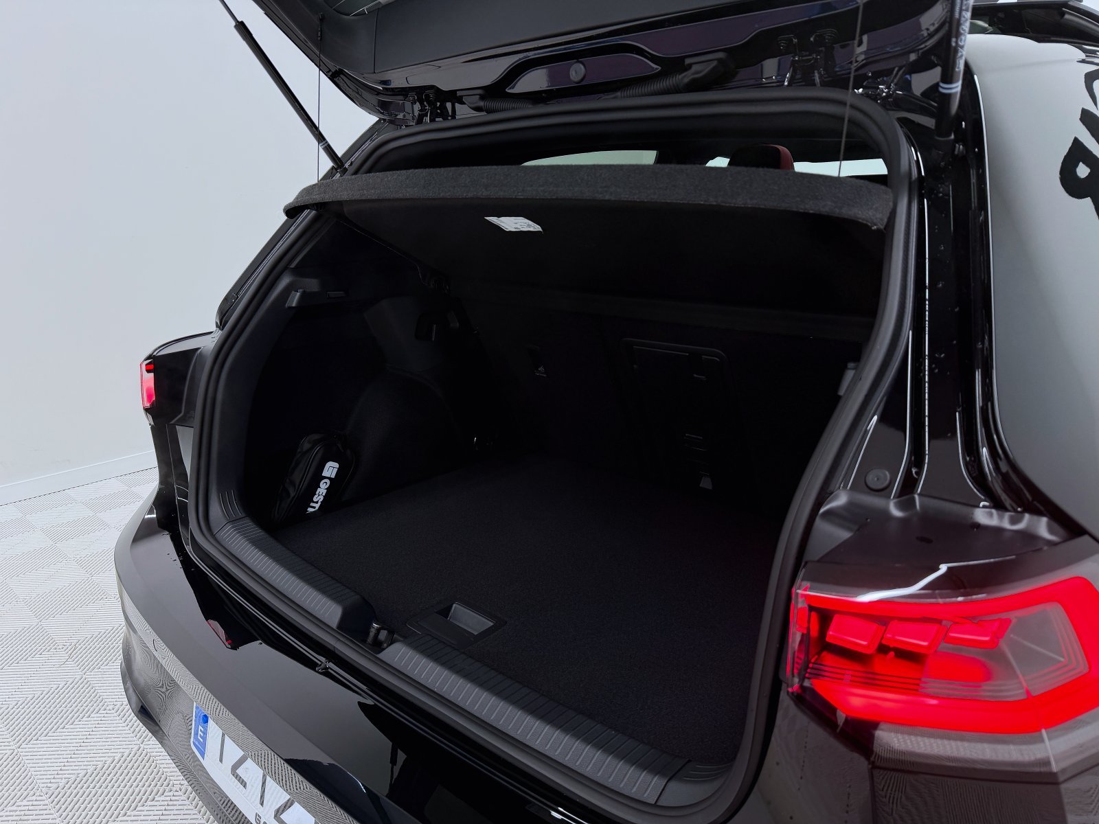 VOLKSWAGEN GOLF GTI CLUBSPORT 2.0 TSI 221KW DSG 18