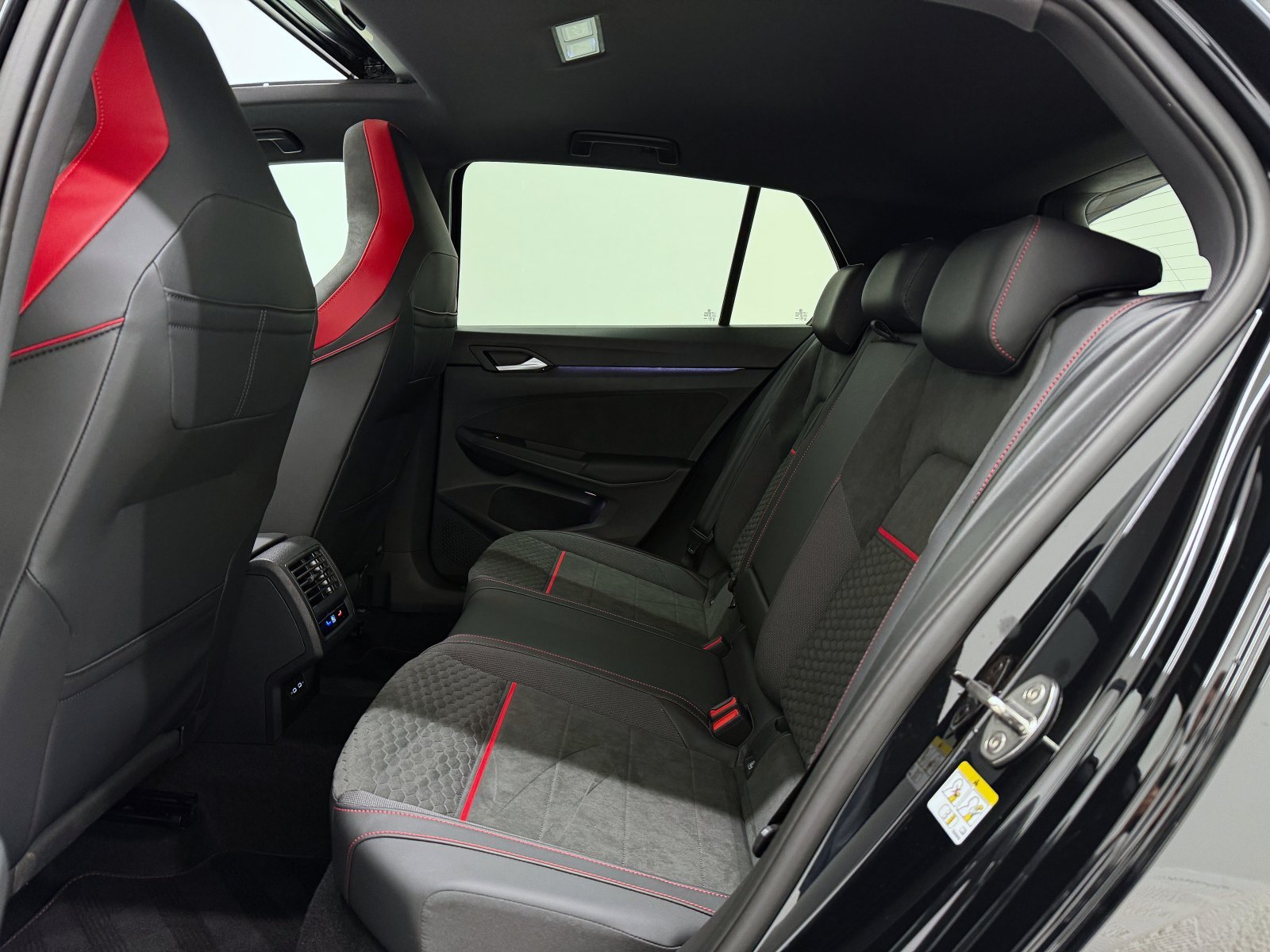 VOLKSWAGEN GOLF GTI CLUBSPORT 2.0 TSI 221KW DSG 52