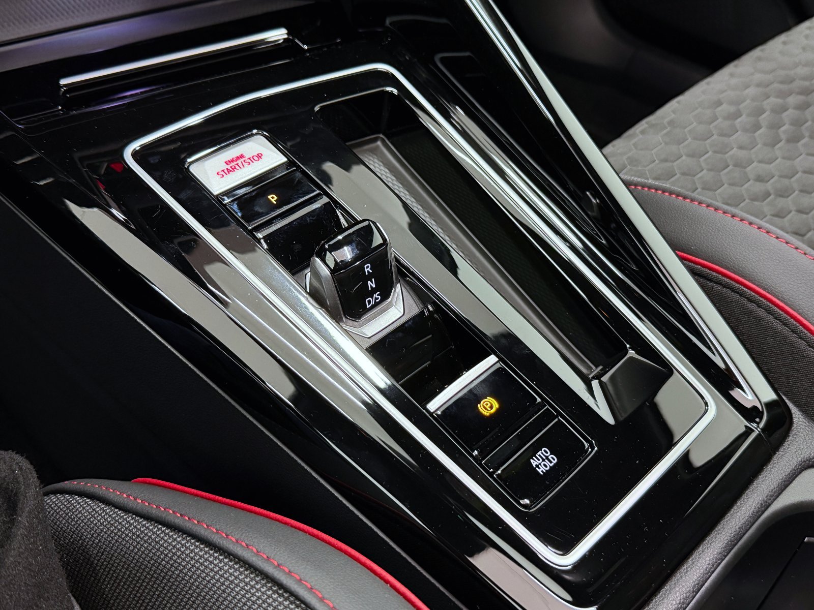 VOLKSWAGEN GOLF GTI CLUBSPORT 2.0 TSI 221KW DSG 43