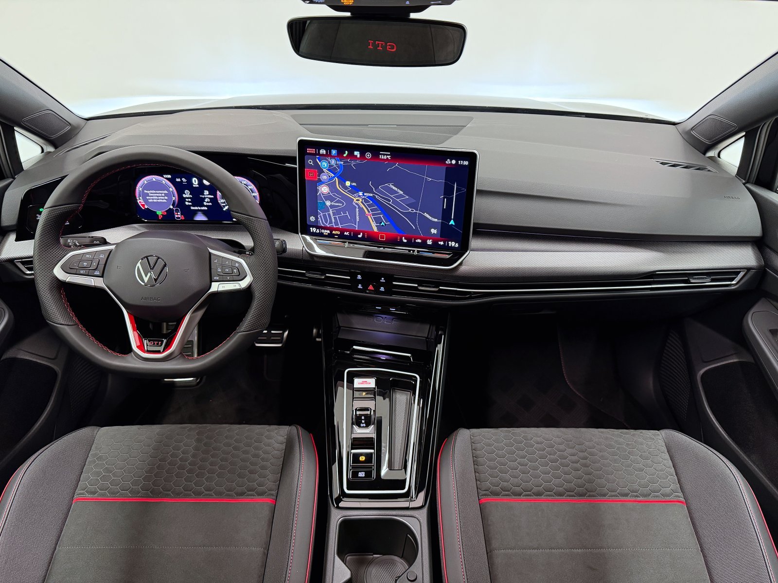 VOLKSWAGEN GOLF GTI CLUBSPORT 2.0 TSI 221KW DSG 31