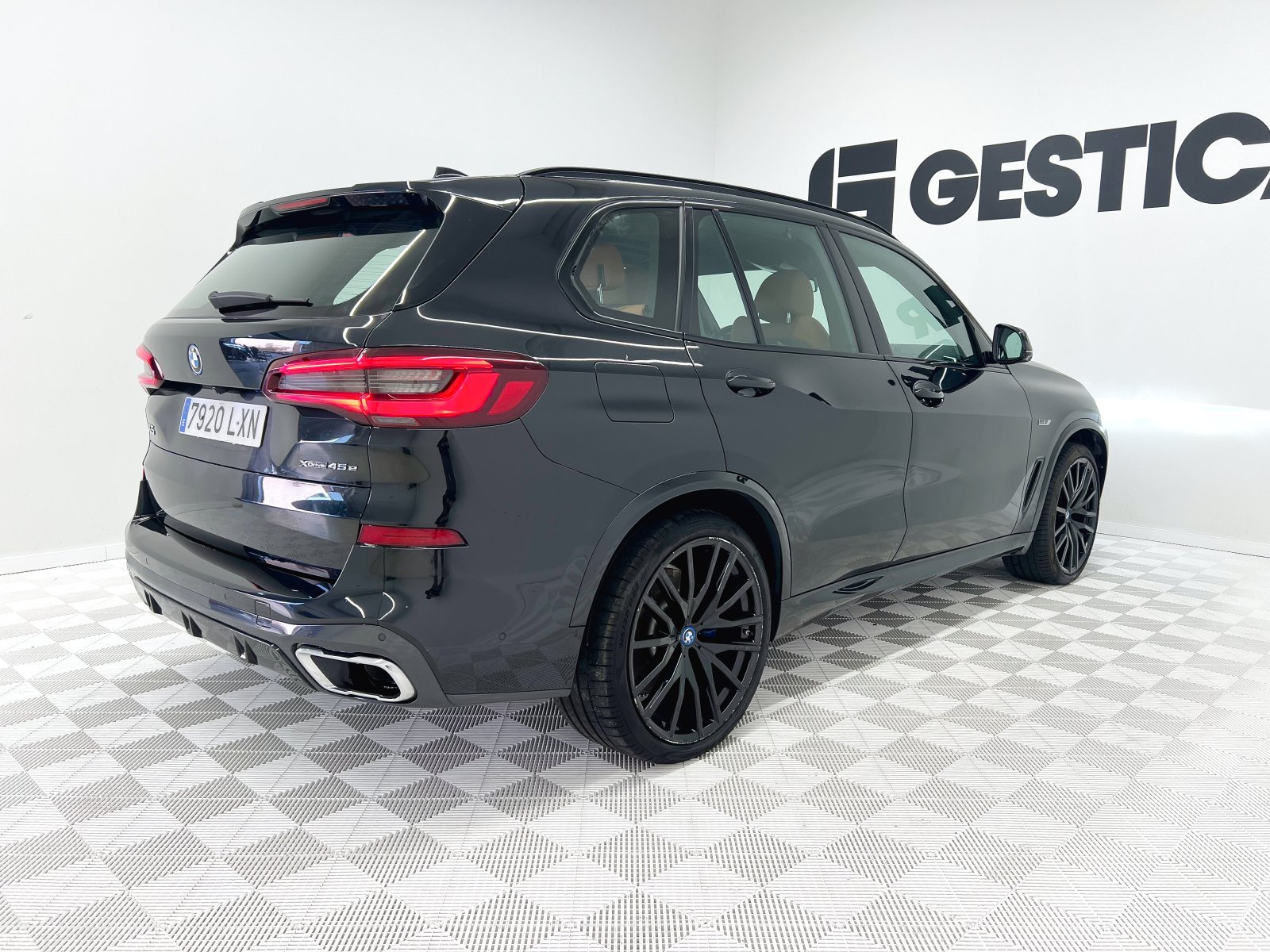 BMW X5 XDRIVE45E 19