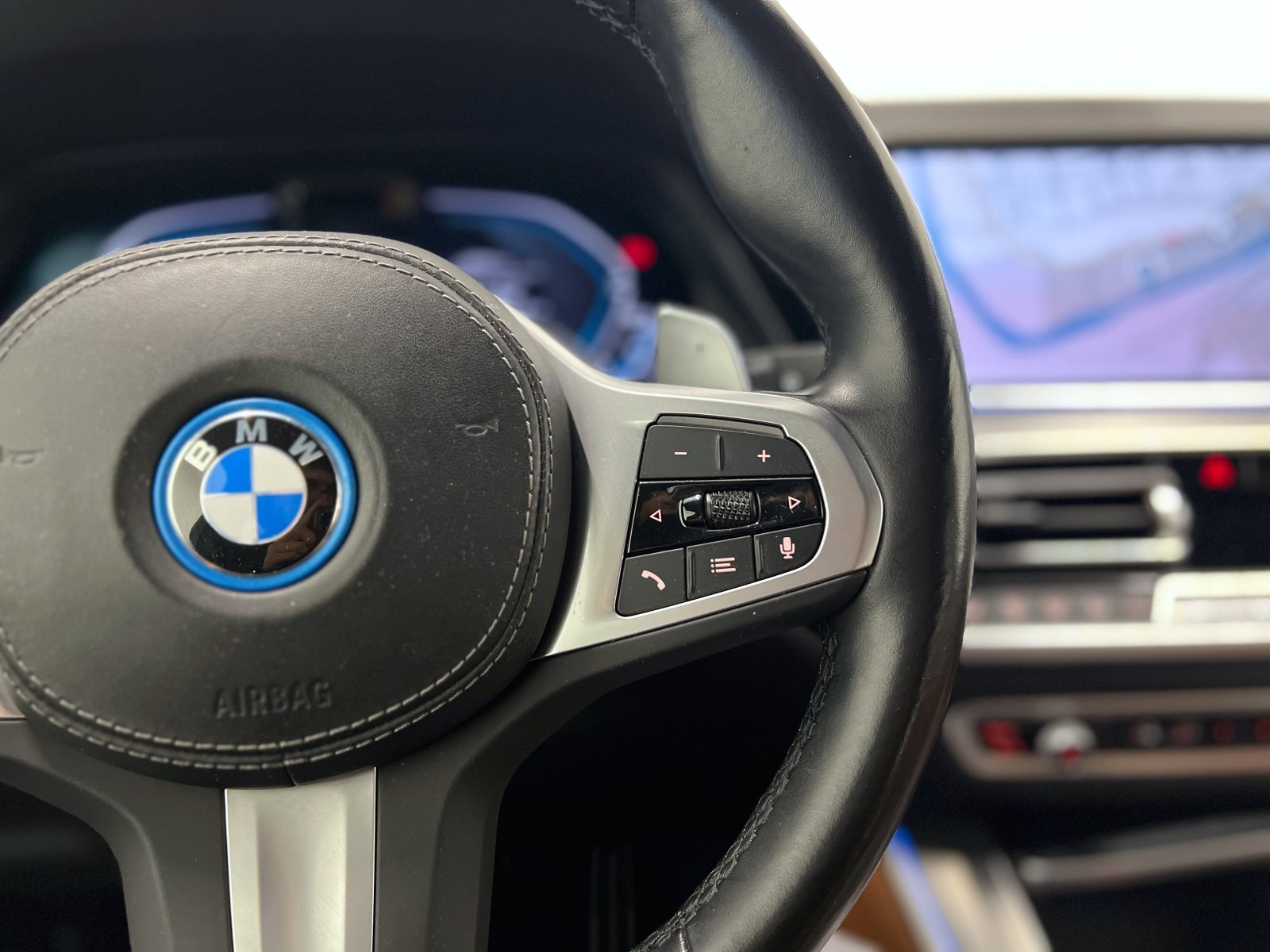 BMW X5 XDRIVE45E 32