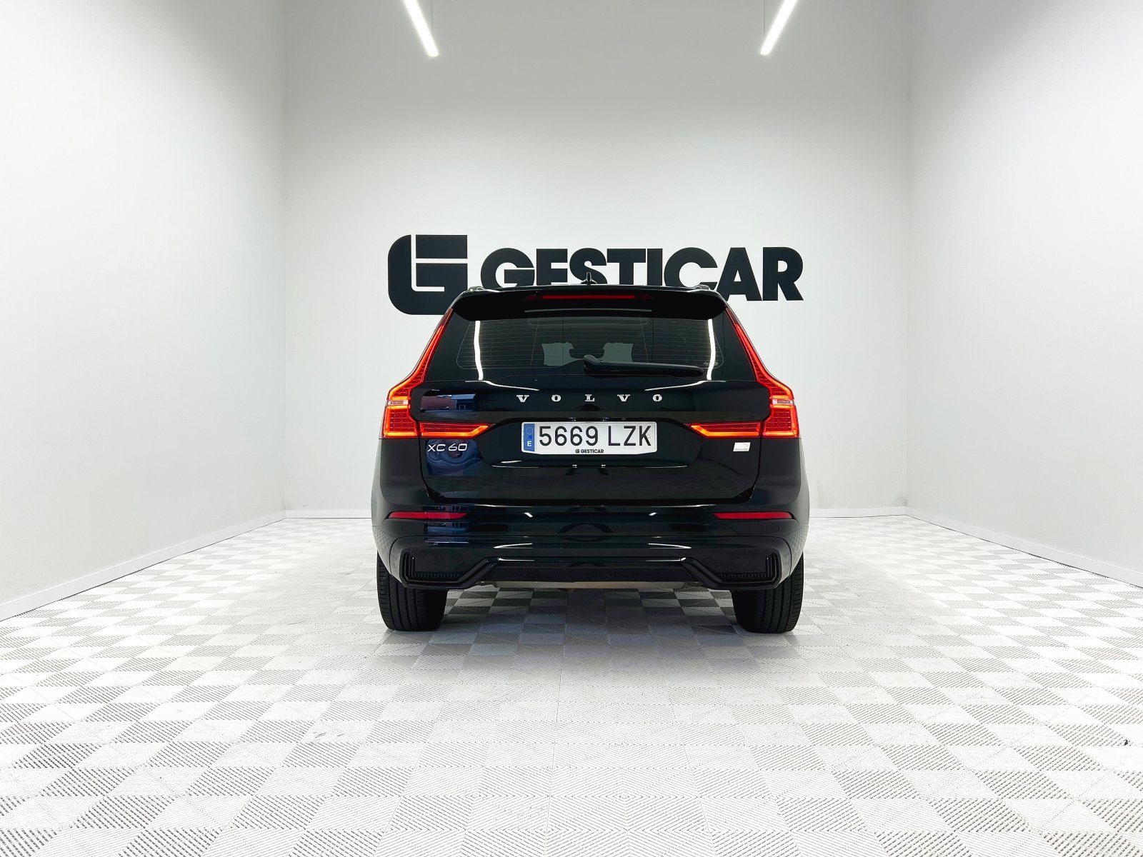 VOLVO XC60 2.0T6 AWD RECHARGE PLUS DARK AUTO 12 