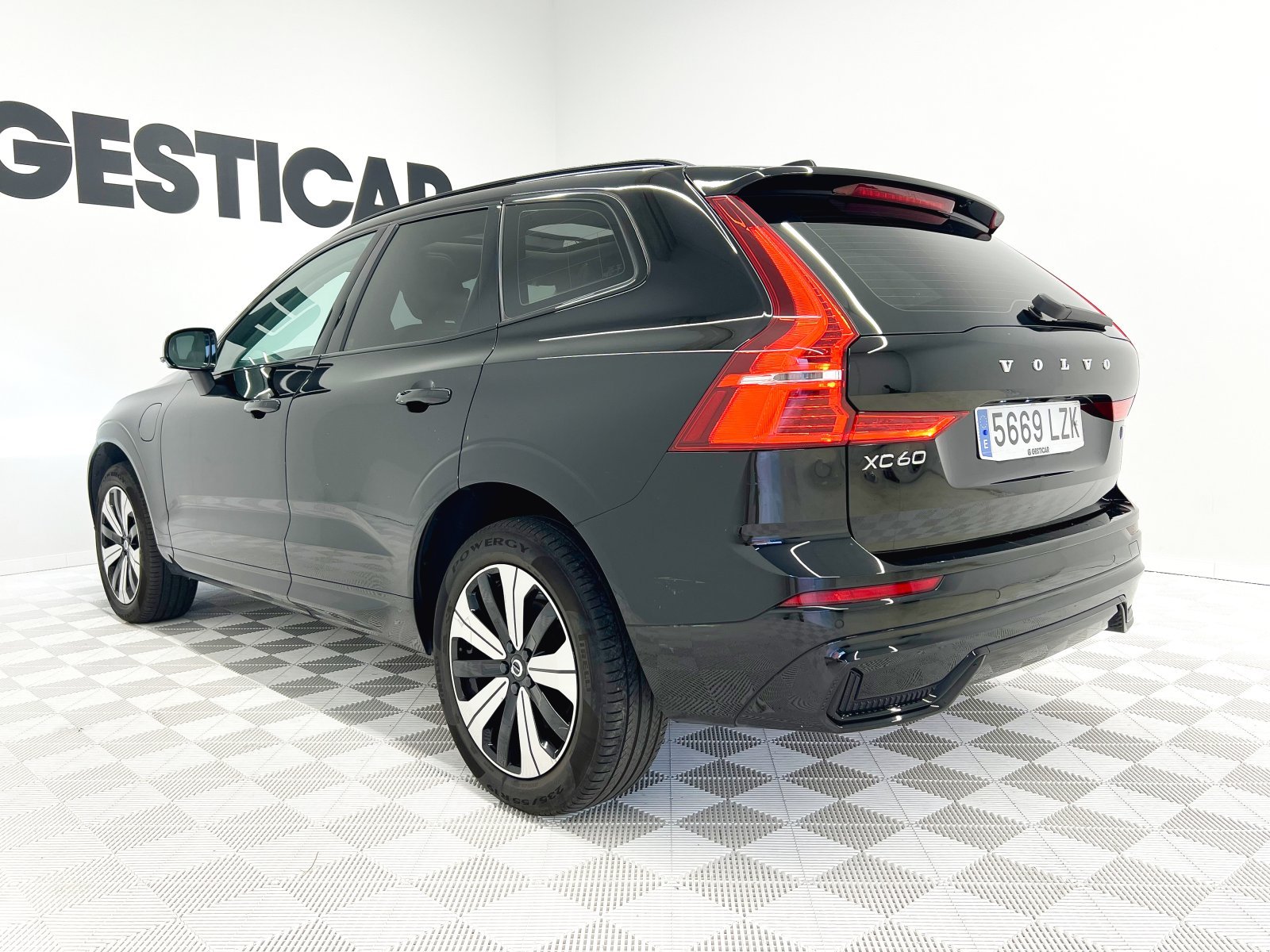 VOLVO XC60 2.0T6 AWD RECHARGE PLUS DARK AUTO 10 