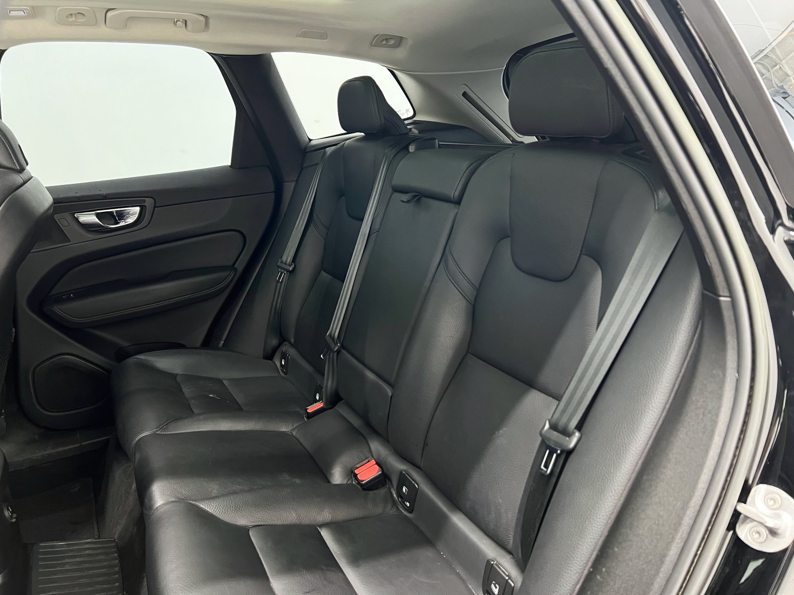 VOLVO XC60 2.0T6 AWD RECHARGE PLUS DARK AUTO 42 
