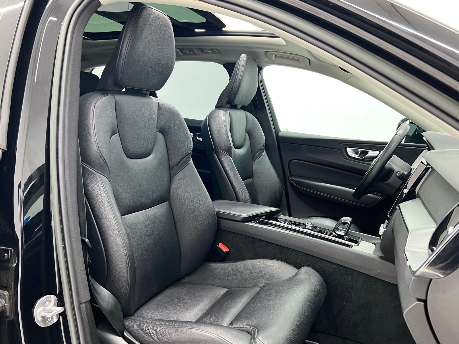 VOLVO XC60 2.0T6 AWD RECHARGE PLUS DARK AUTO 39 