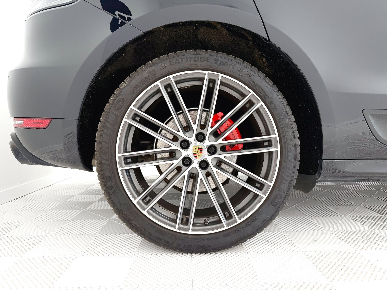 PORSCHE MACAN GTS 26