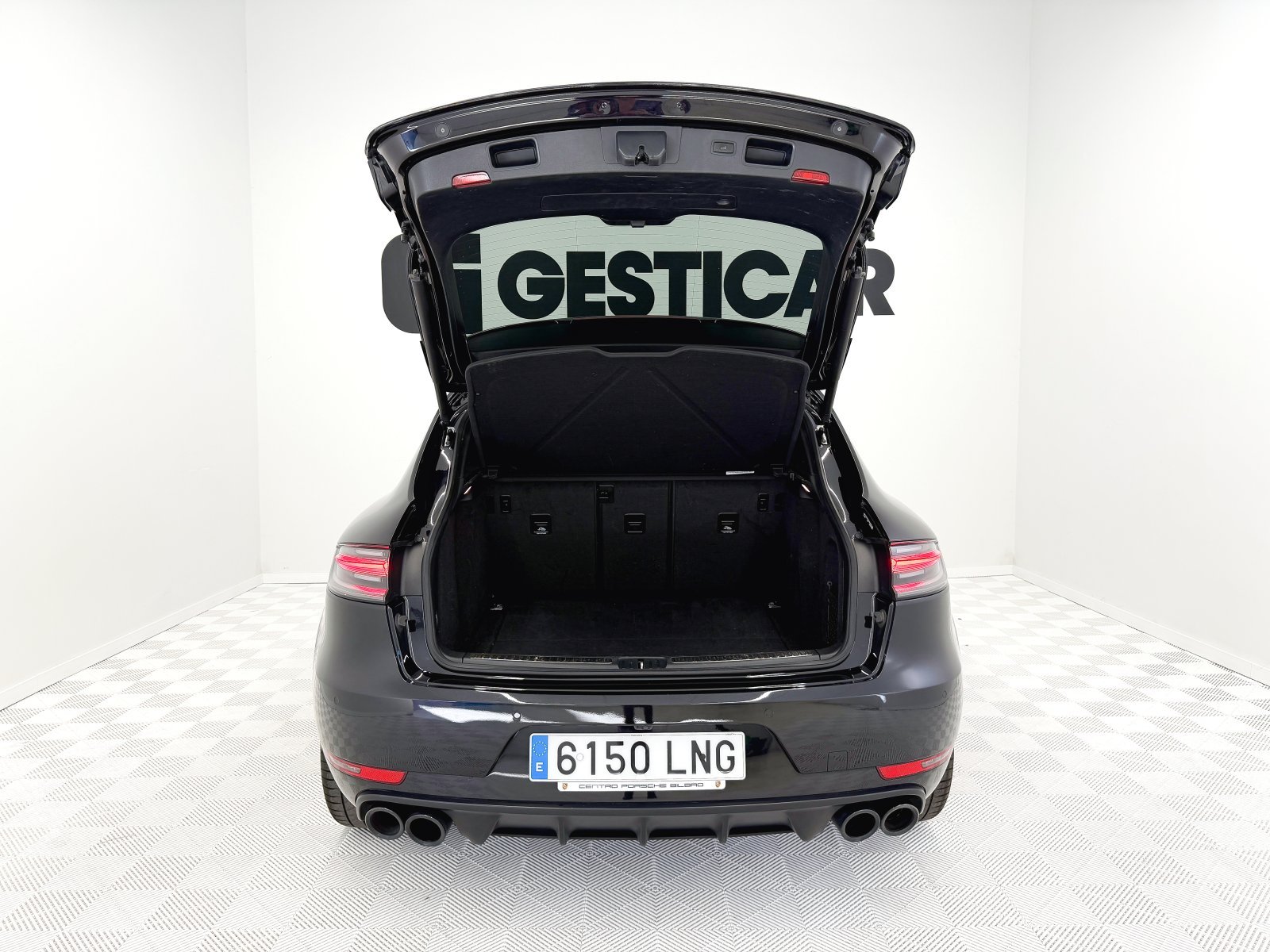 PORSCHE MACAN GTS 16