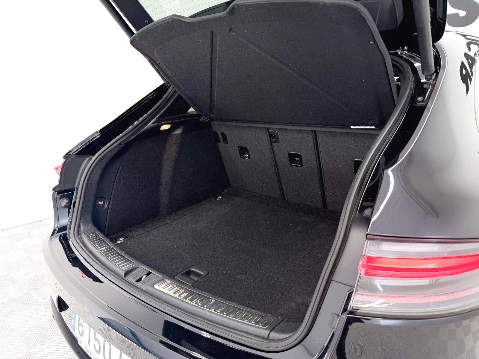 PORSCHE MACAN GTS 18