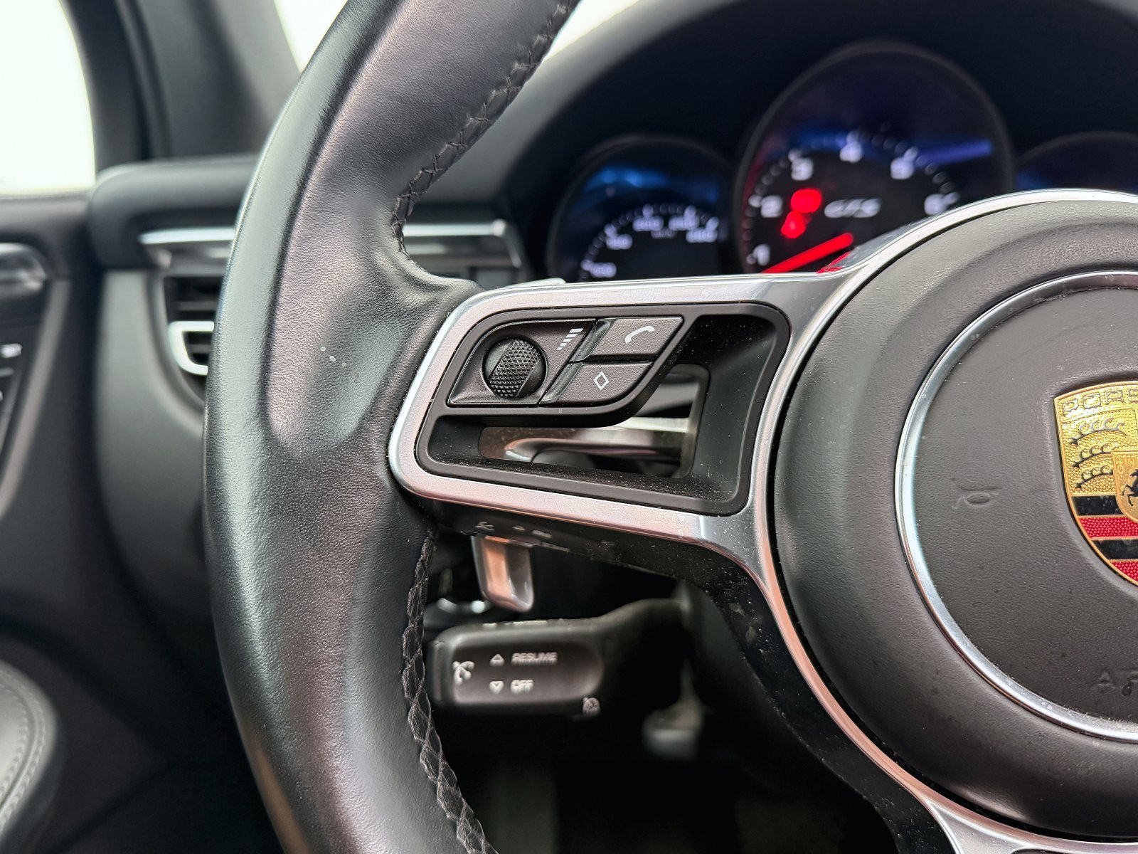 PORSCHE MACAN GTS 35
