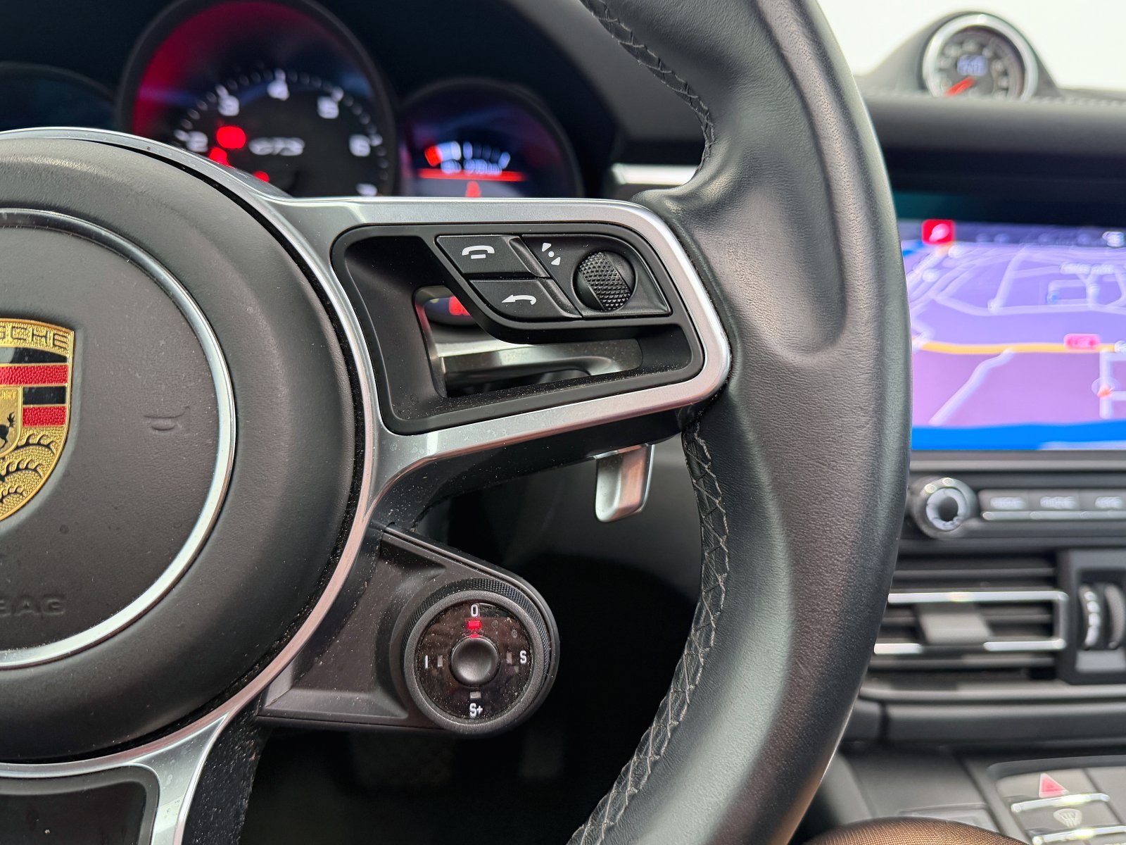 PORSCHE MACAN GTS 36