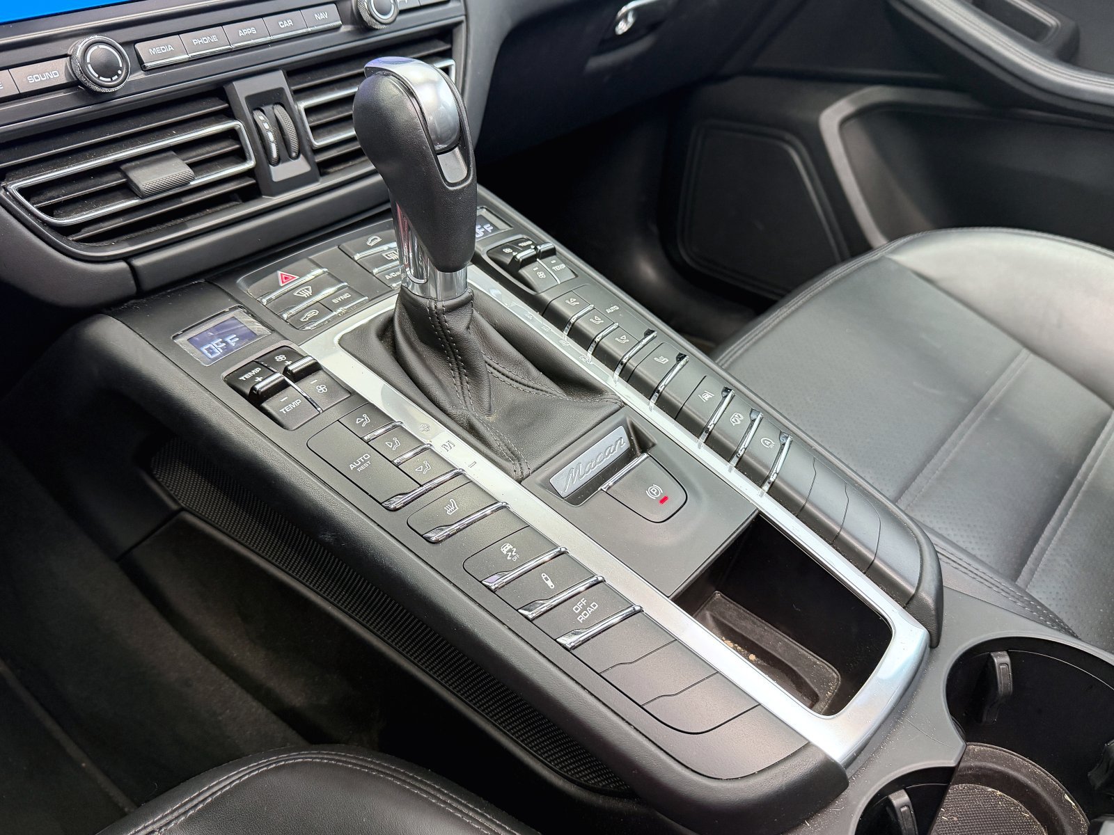 PORSCHE MACAN GTS 43