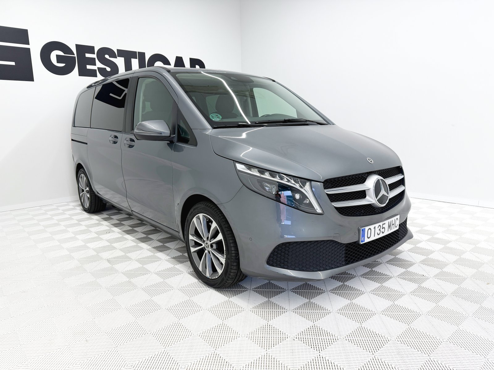 MERCEDES CLASE V 220D COMPACTO 2
