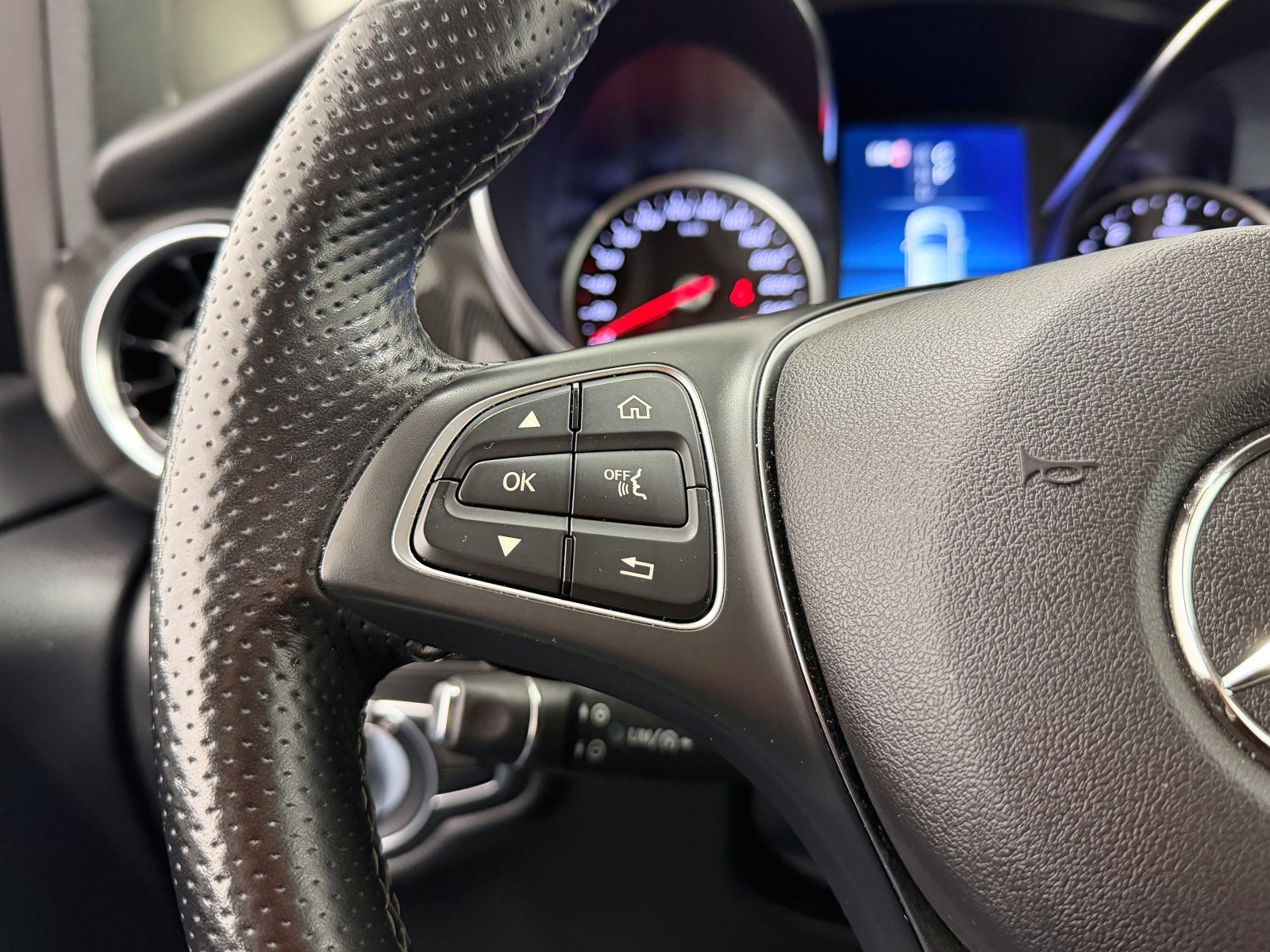 MERCEDES CLASE V 220D COMPACTO 28