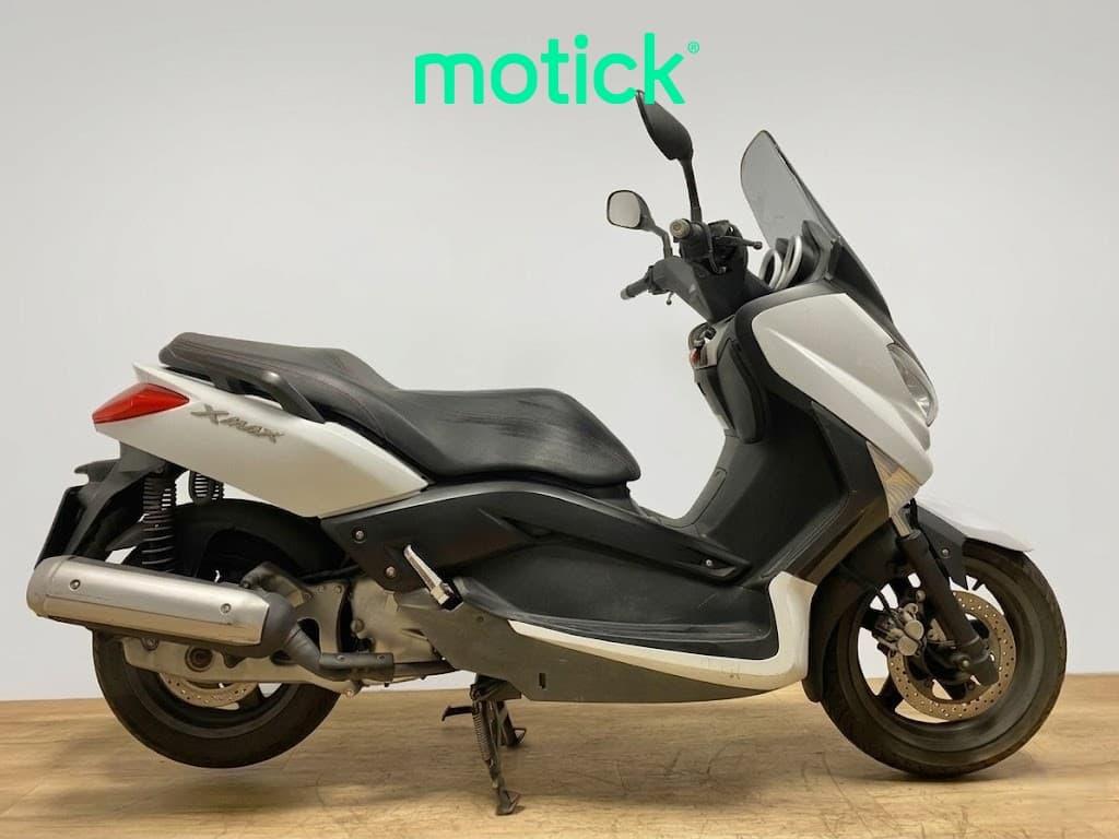 YAMAHA XMAX 125