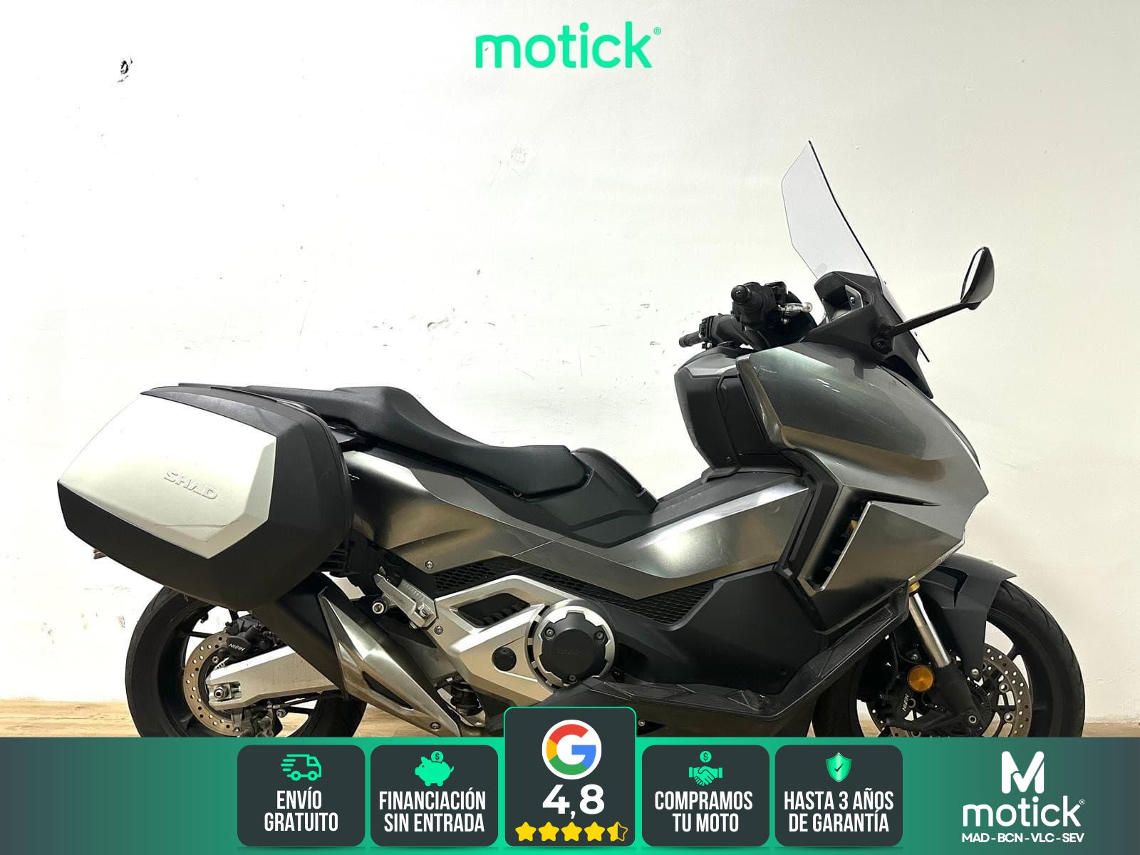 HONDA FORZA 750 (A)(2 MALETAS)