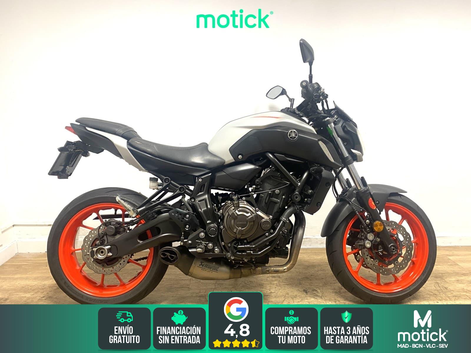 YAMAHA MT-07 (Escape Akrapovic)